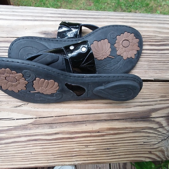 Born Women's Sandals. - Picture 5 of 6